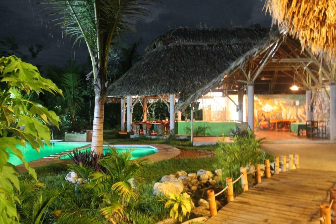 Axkan Palenque, Shows En Vivo & Gastronomia Mar Y Tierra & Travel Agency Exterior photo