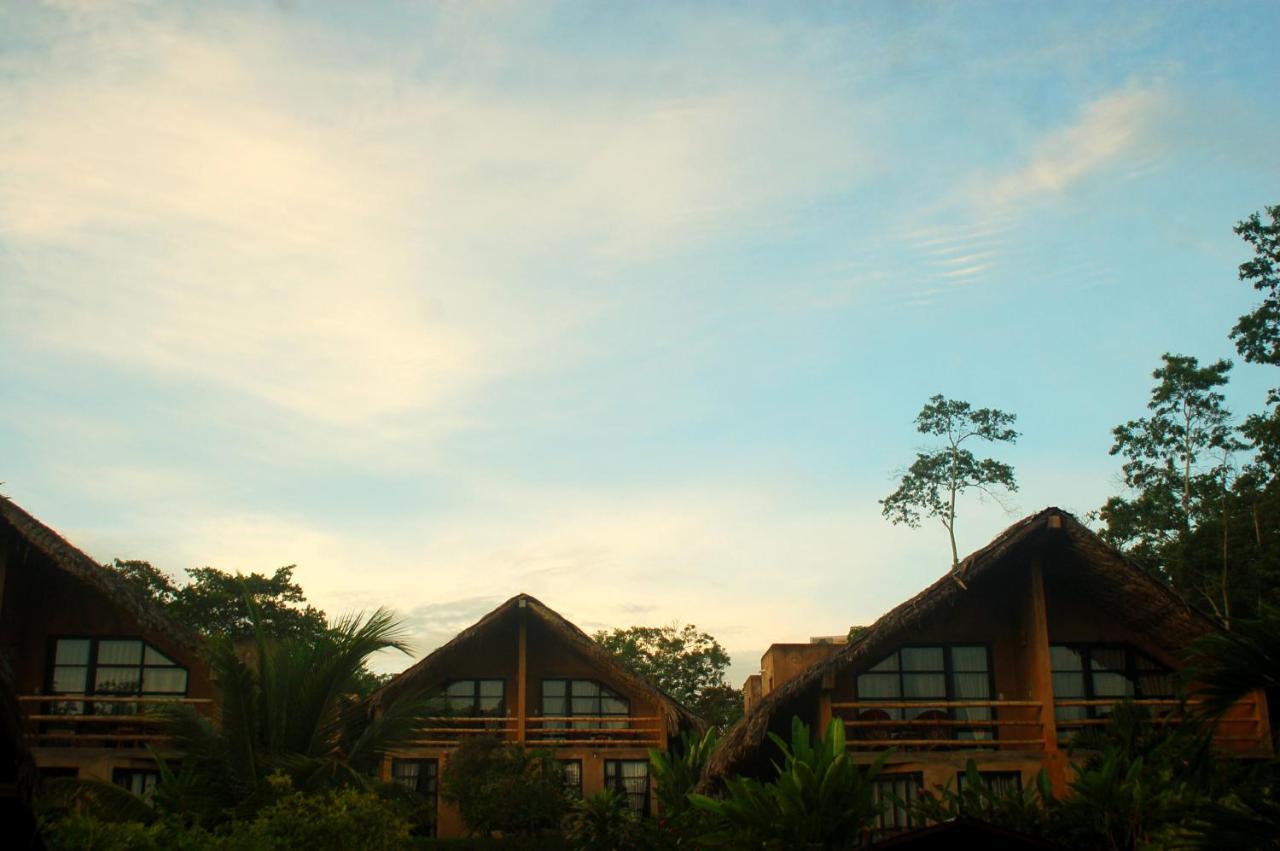 Axkan Palenque, Shows En Vivo & Gastronomia Mar Y Tierra & Travel Agency Exterior photo