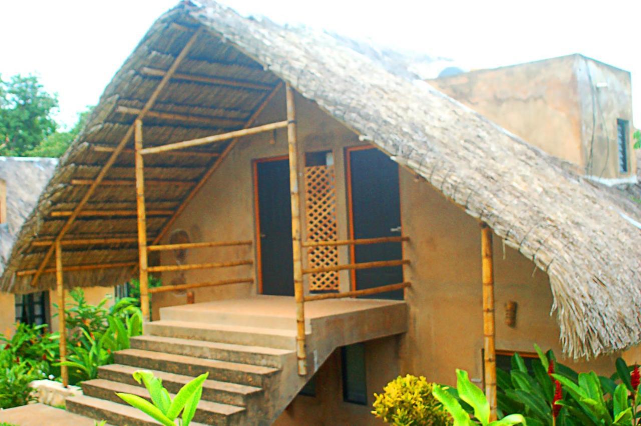 Axkan Palenque, Shows En Vivo & Gastronomia Mar Y Tierra & Travel Agency Exterior photo