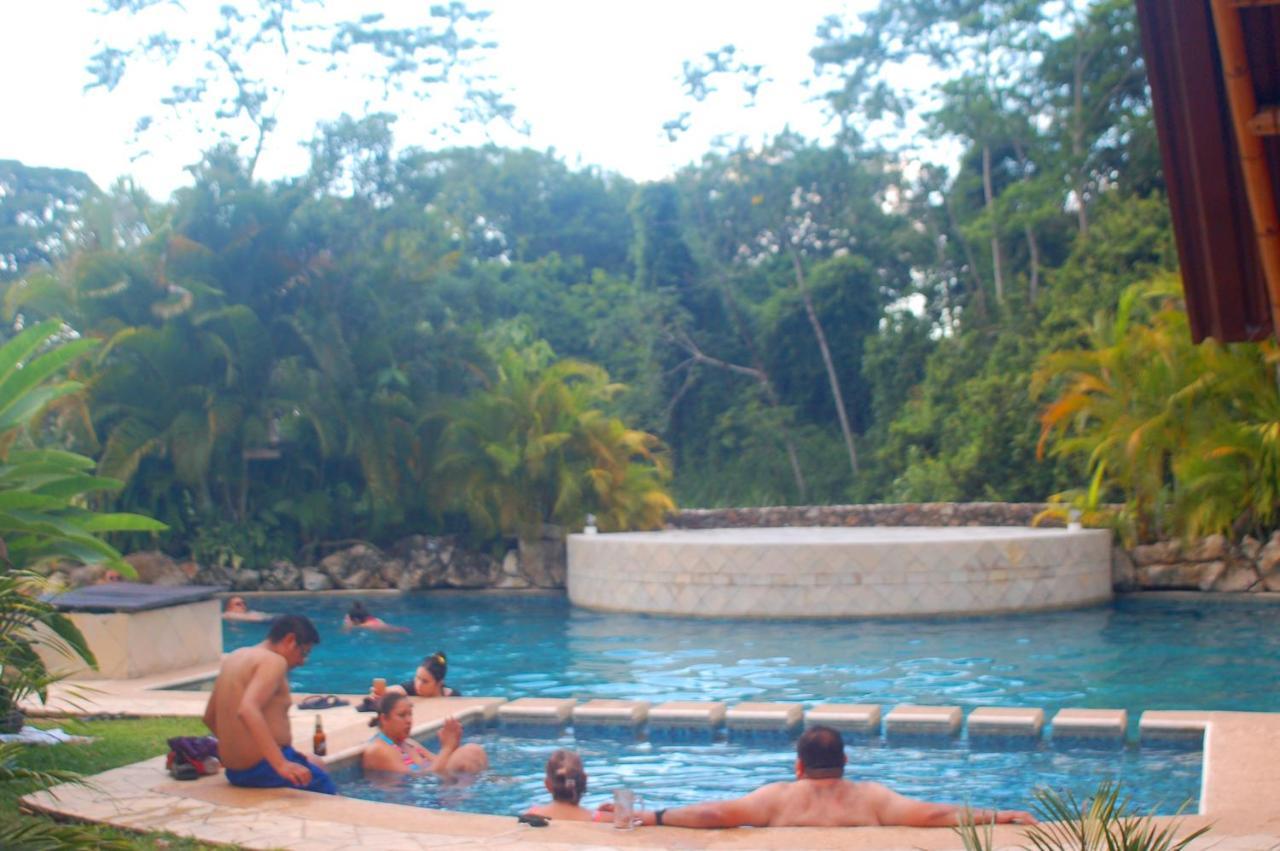Axkan Palenque, Shows En Vivo & Gastronomia Mar Y Tierra & Travel Agency Exterior photo