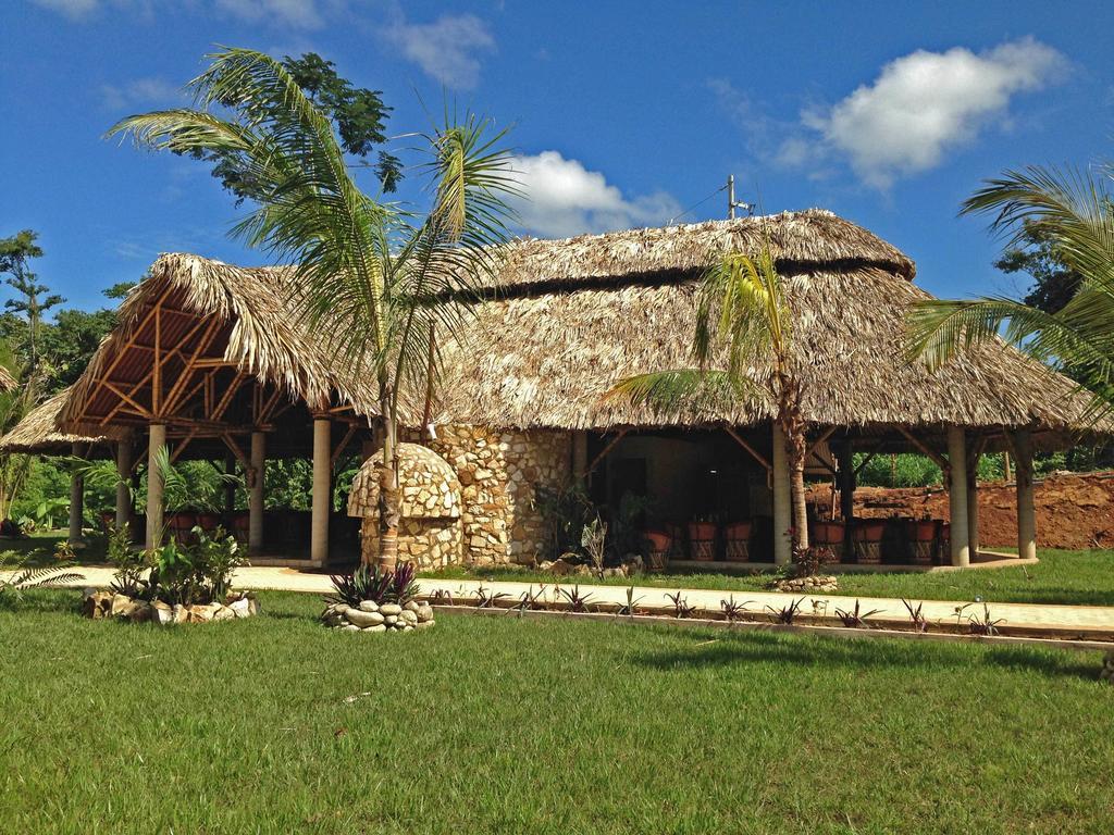 Axkan Palenque, Shows En Vivo & Gastronomia Mar Y Tierra & Travel Agency Exterior photo
