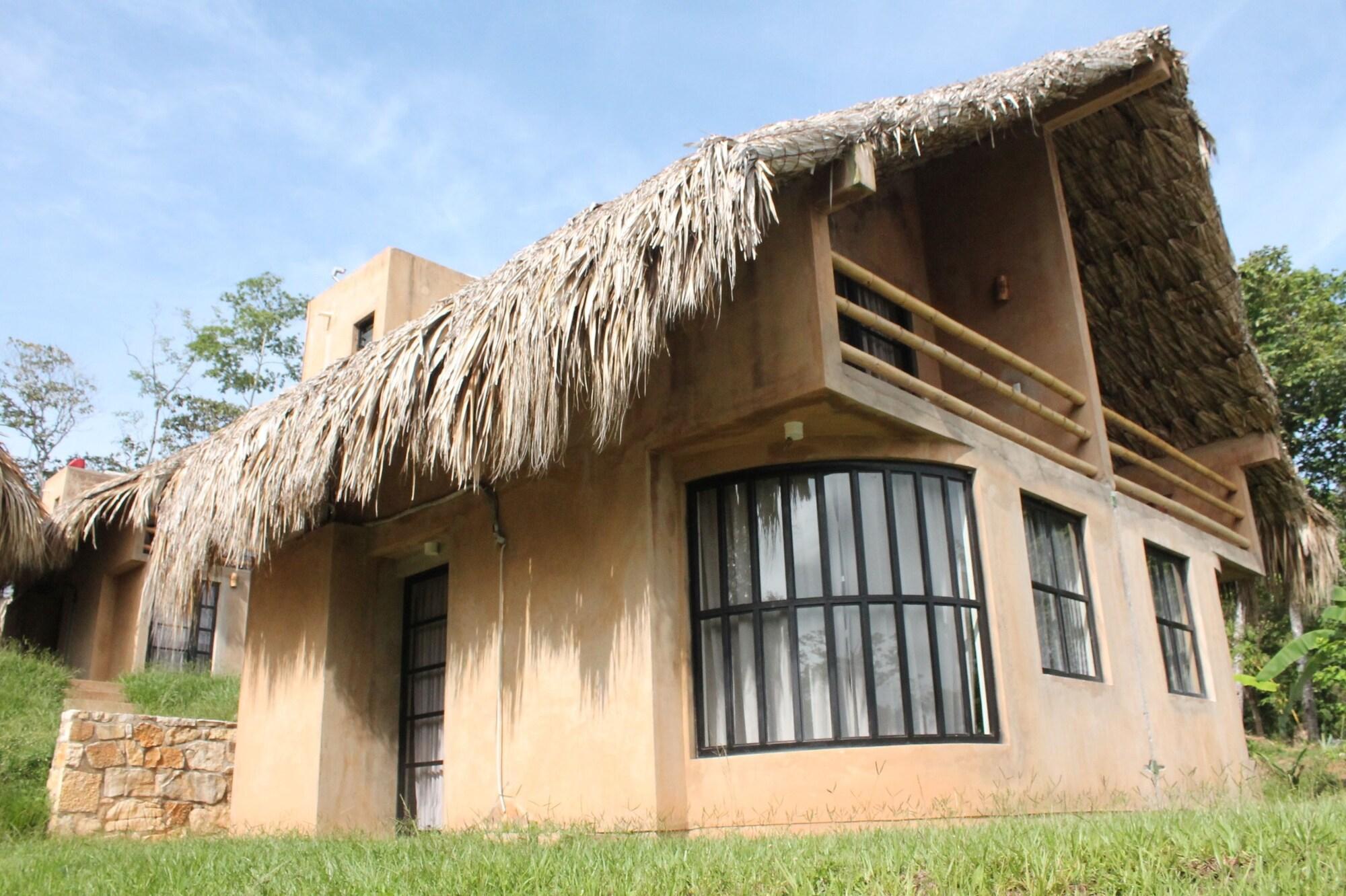 Axkan Palenque, Shows En Vivo & Gastronomia Mar Y Tierra & Travel Agency Exterior photo