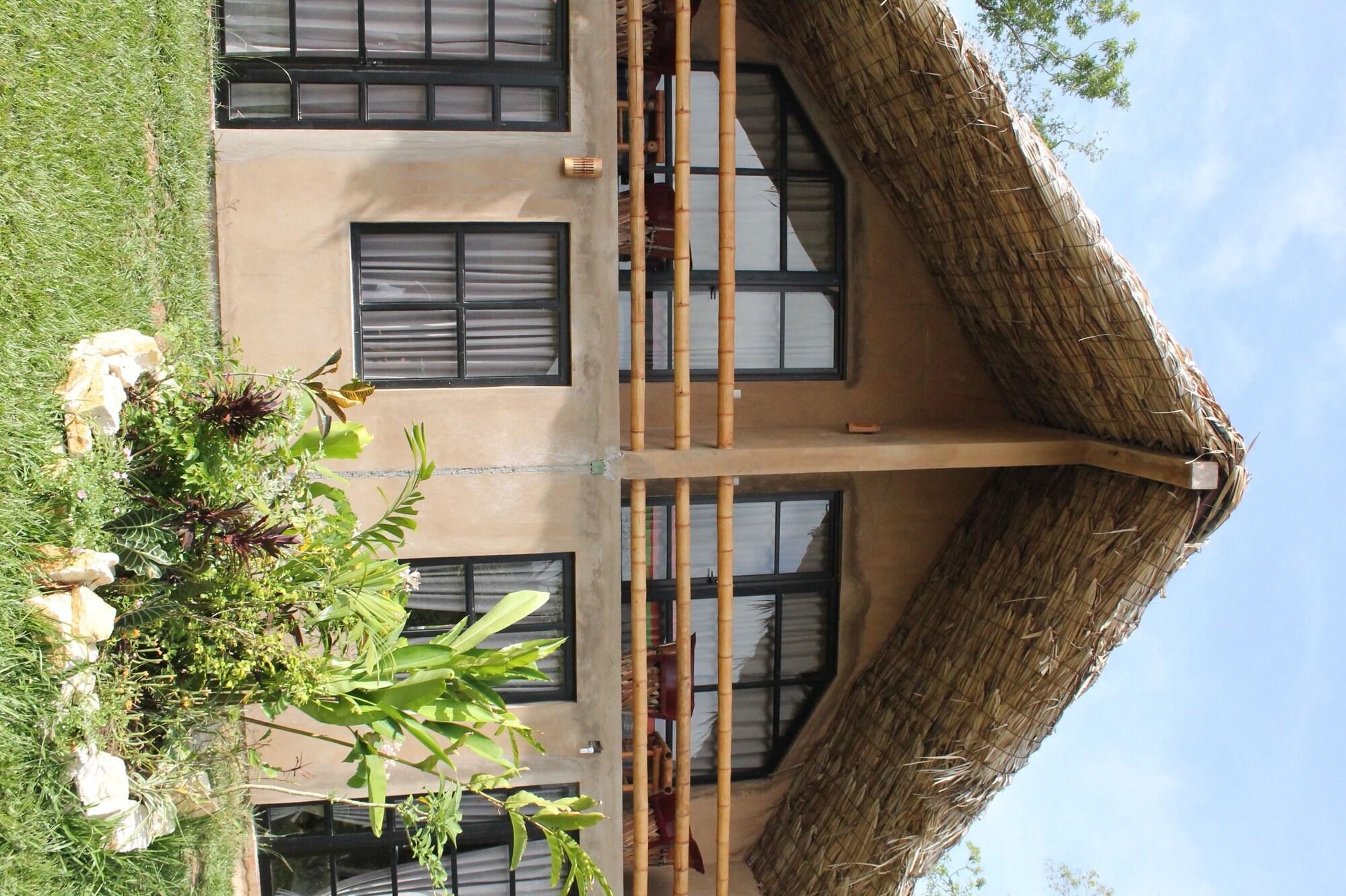 Axkan Palenque, Shows En Vivo & Gastronomia Mar Y Tierra & Travel Agency Exterior photo