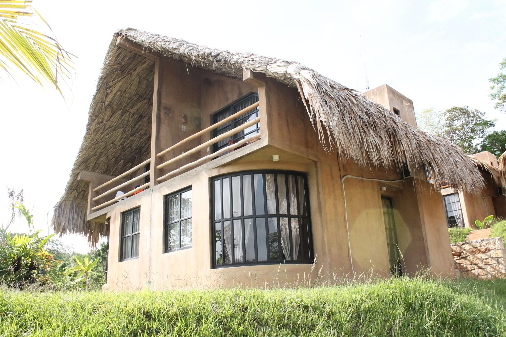 Axkan Palenque, Shows En Vivo & Gastronomia Mar Y Tierra & Travel Agency Exterior photo