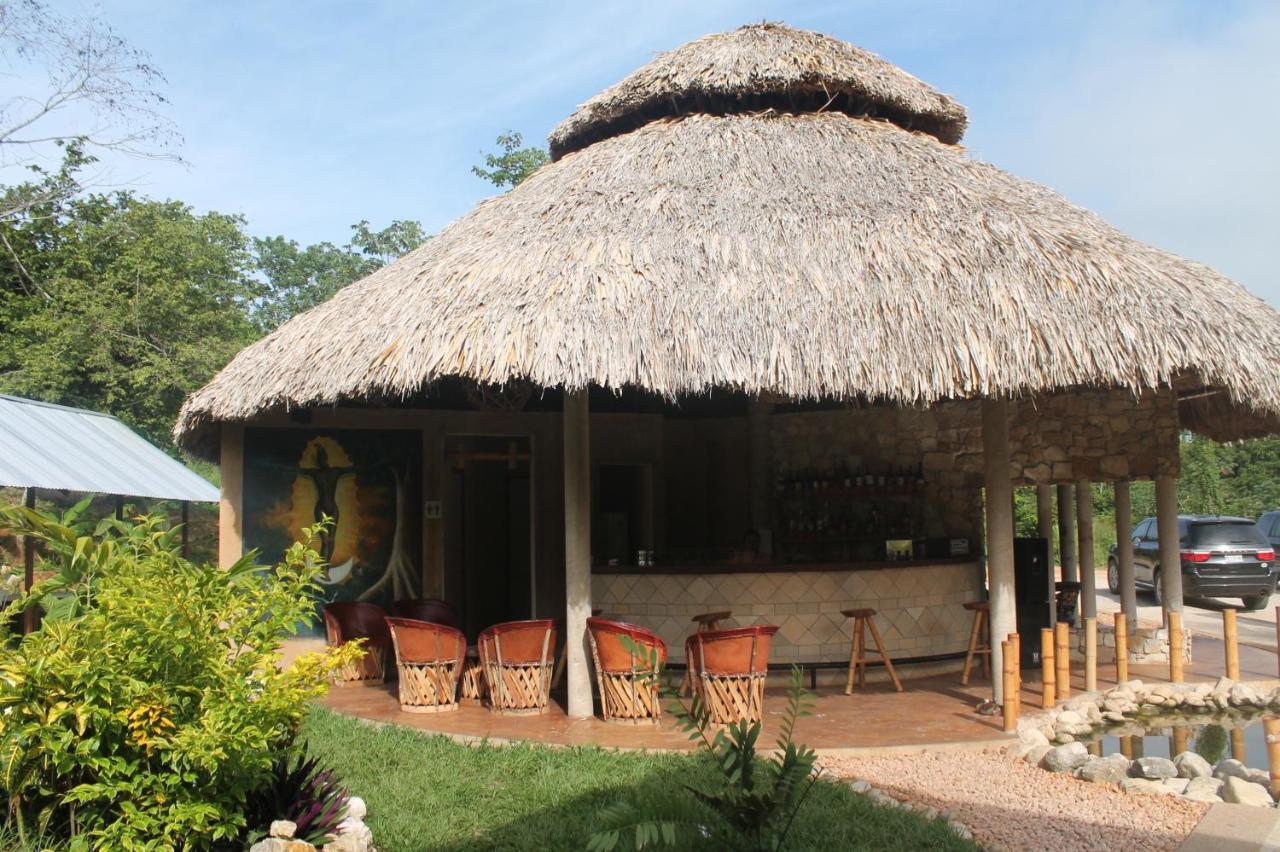 Axkan Palenque, Shows En Vivo & Gastronomia Mar Y Tierra & Travel Agency Exterior photo